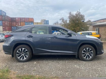Терминальная обработка легковых автомобилей в порту Астрахань